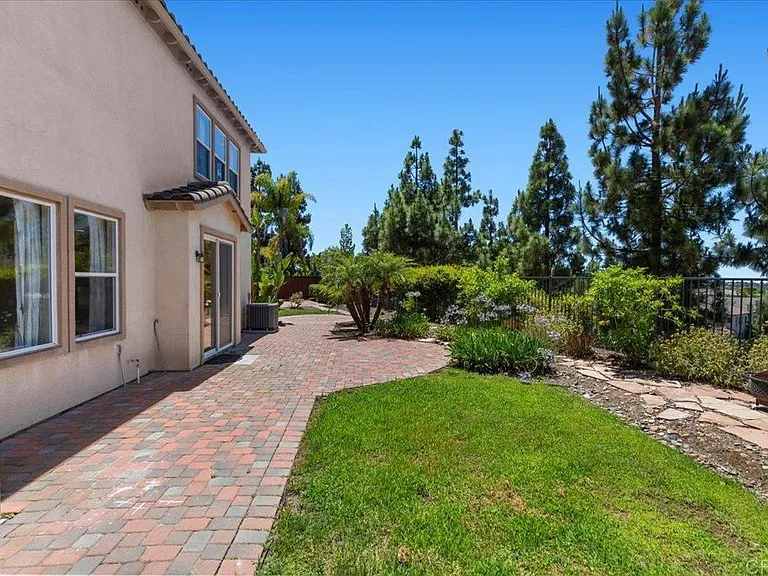 1560 Eden Ct — Photo 34