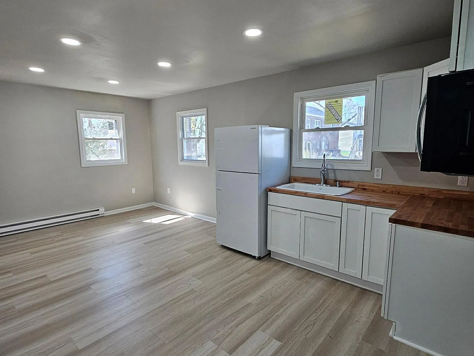 2 bed, 1300 sqft, $1,200 — Photo 2
