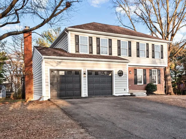 4 Dawson Dr, Fredericksburg, VA 22405