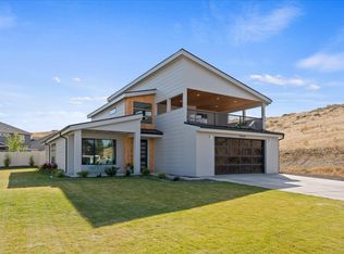 18108 E Selkirk Estates Rd, Greenacres, WA 99016