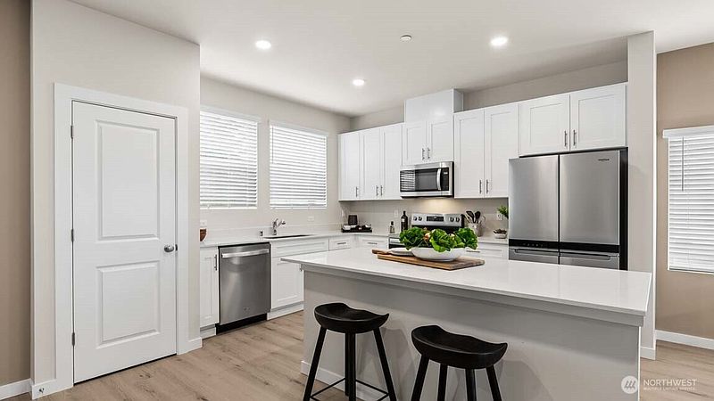 5th image of 15215 35th Ave W #B5
