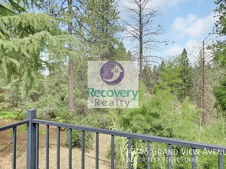 24245 Grand View Ave — Photo 28