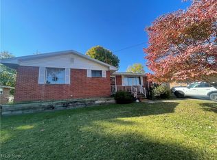 1402 8th St, Vienna, WV 26105