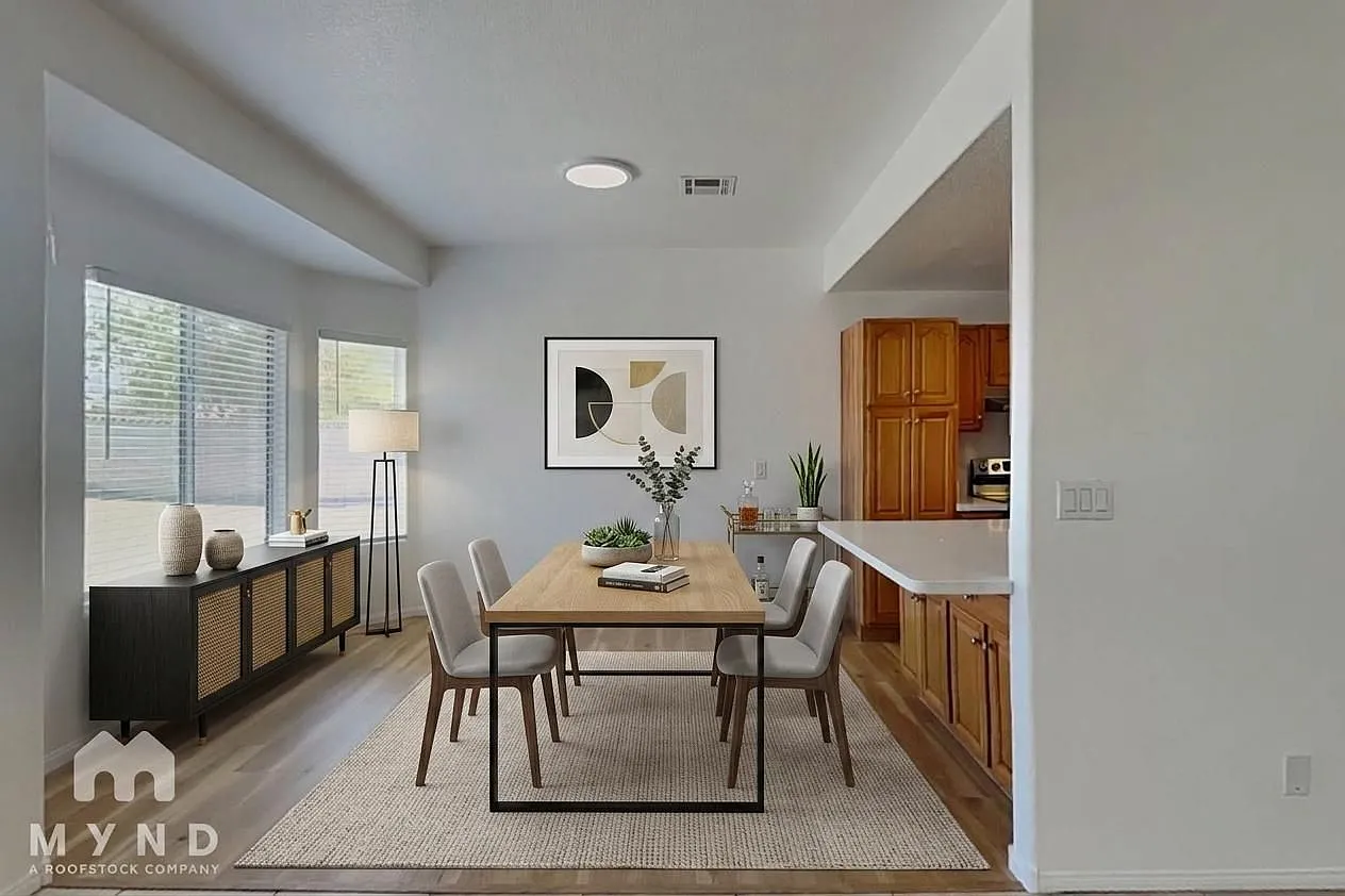 5 bed, 2.0 bath, 1913 sqft, $2,695 — Photo 3