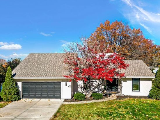 242 NW Foxtail Cir, Lees Summit, MO 64064