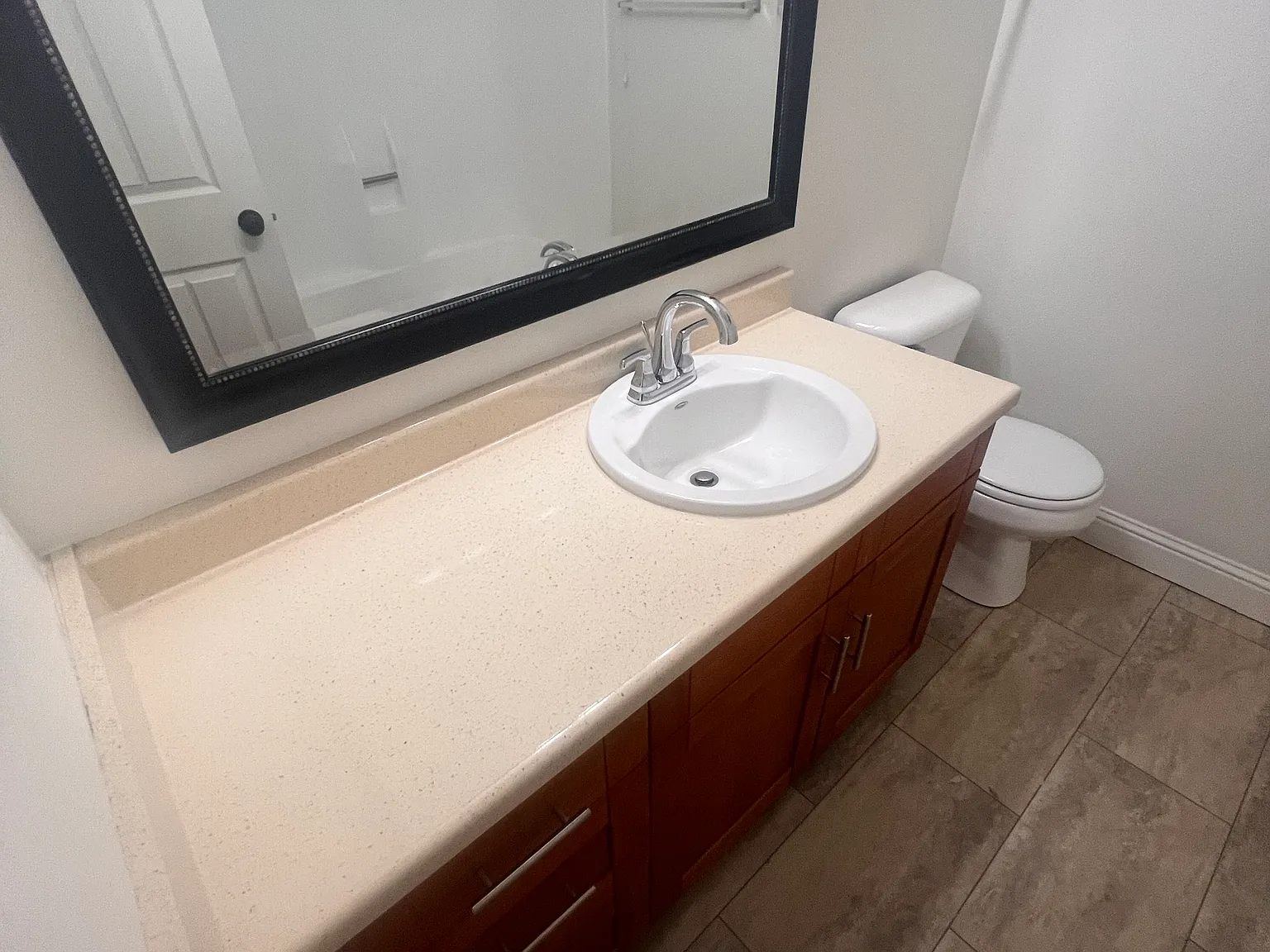 1 bed, 704 sqft, $2,700 — Photo 4