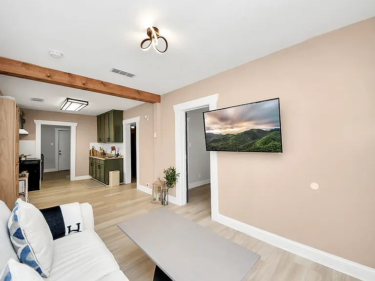 4415 Hershe St — Photo 5