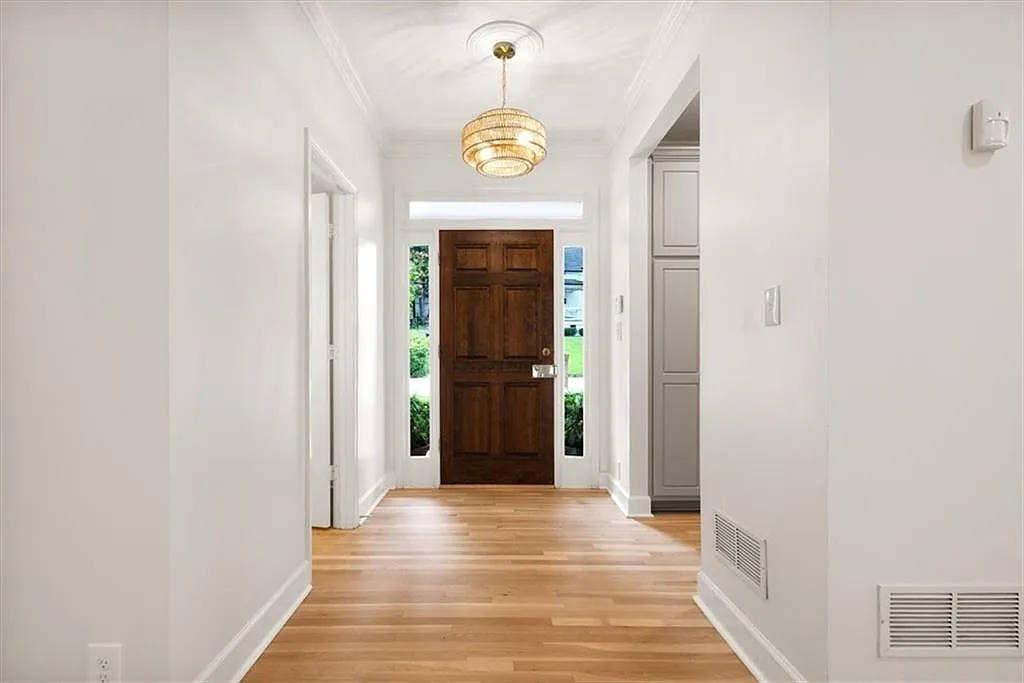 4 bed, 3.5 bath, 3351 sqft, $8,000 — Photo 3