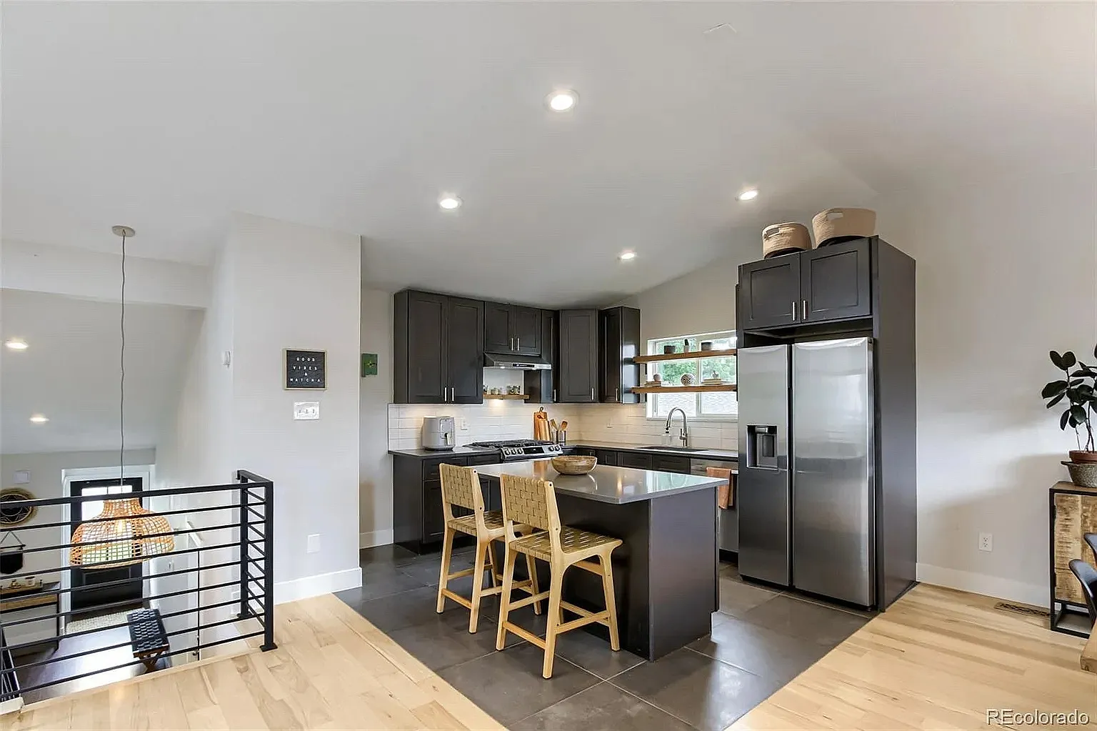 3 bed, 2058 sqft, $3,600 — Photo 3
