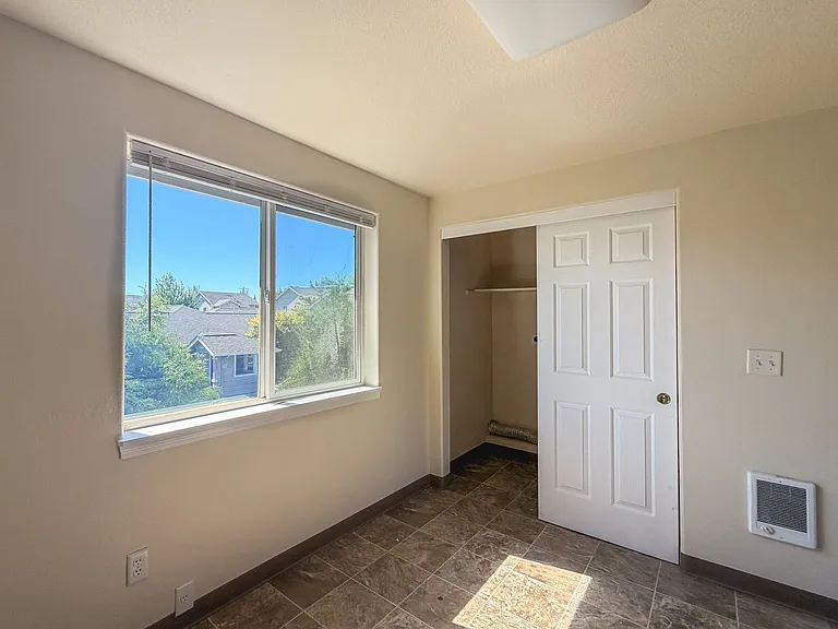 465 E Ellendale Ave — Photo 25
