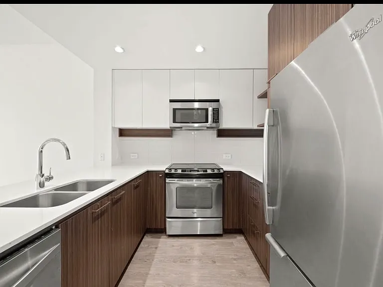 608 Como Lake Ave #416 — Photo 7