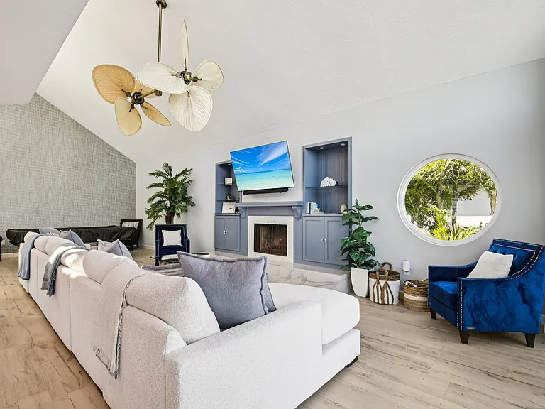 5422 Siesta Cove Dr — Photo 6