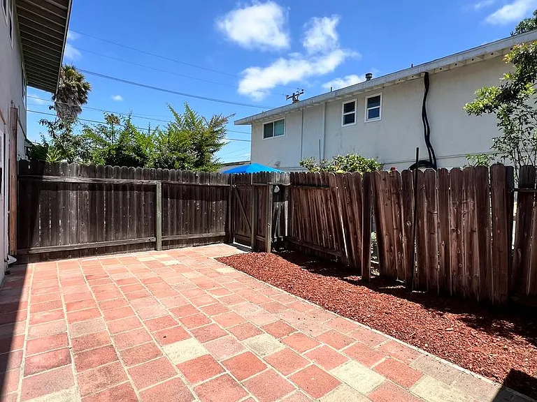 1552 Elm Ave ( F ) — Photo 9
