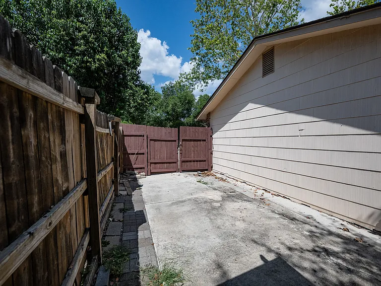 6614 Peachtree Dr — Photo 26