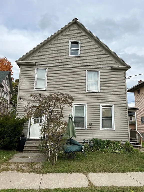 356 Columbia St photo 1