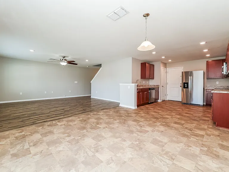 10635 Laguna Plains Dr — Photo 7