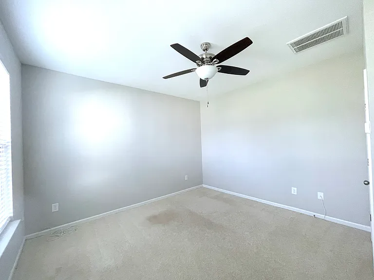 825 Grafton Peak Ln — Photo 15