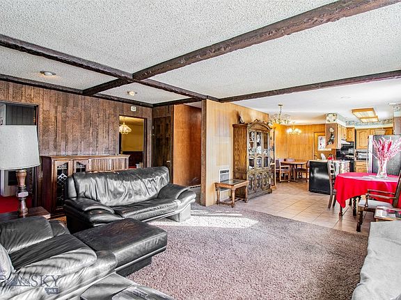 5th image of 526 S Washington St