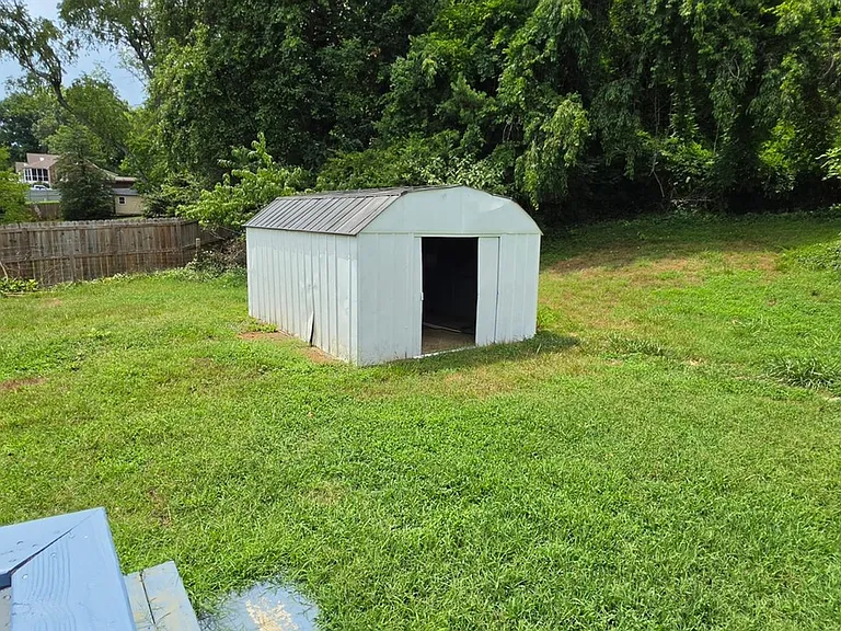 3417 Windsor Rd SW — Photo 23