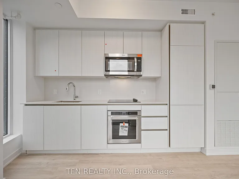 15 Richardson St #306 — Photo 6