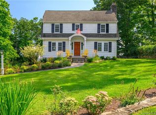 12 Sunset Hill Rd, Newtown, CT 06470