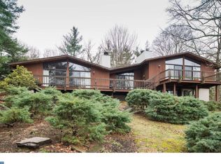 8 Andorra Hill Rd, Lafayette Hill, PA 19444