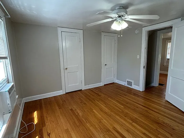 5345 Charlotte St — Photo 12