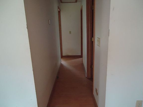 5th image of 673 Richardson Ave