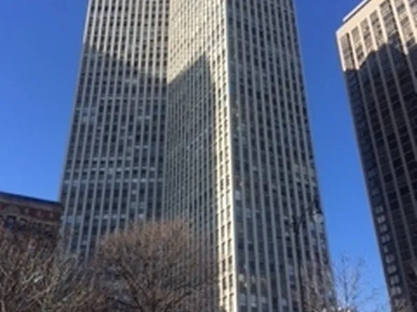 2626 N Lakeview Ave APT 410, Chicago, IL 60614