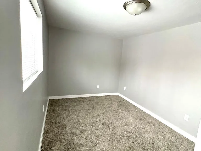 194 Lindsey Ave #196 — Photo 7