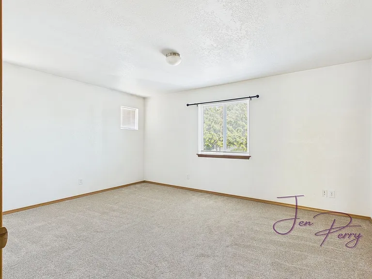 5747 Fallbrook Ln — Photo 13