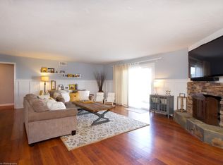 2465 Dusan St, Simi Valley, CA 93065