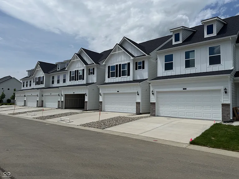 7304 Selah Ln — Photo 2