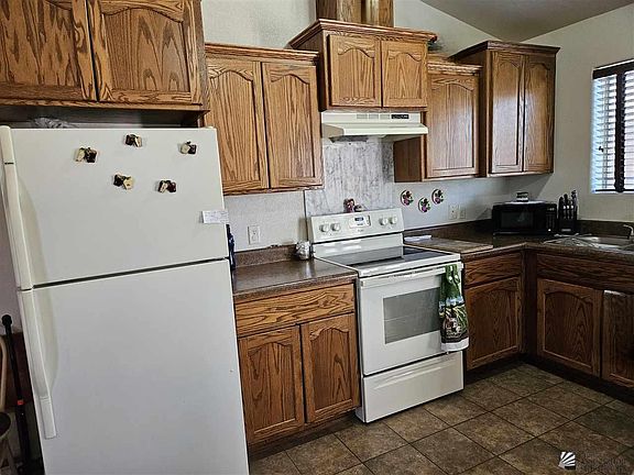 4th image of 235 N Escamilla Ct