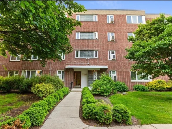 7206 Oak Ave APT 2SE, River Forest, IL 60305
