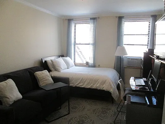 Rented by Realty Collective | media 6