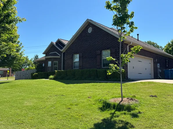 4001 SW Hawthorne Pl, Bentonville, AR 72713