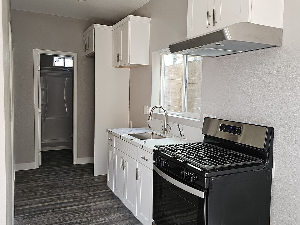 1st image of 2307 Calle Serena