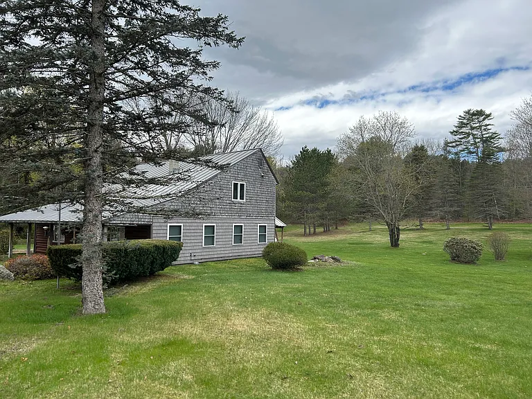1373 US Route 3 — Photo 2