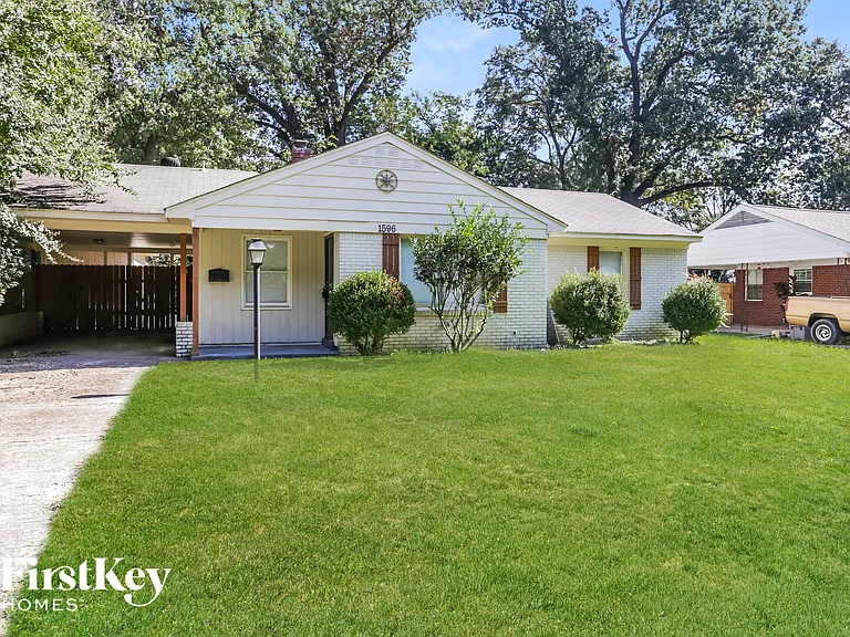 1596 Marcia Rd — Photo 3