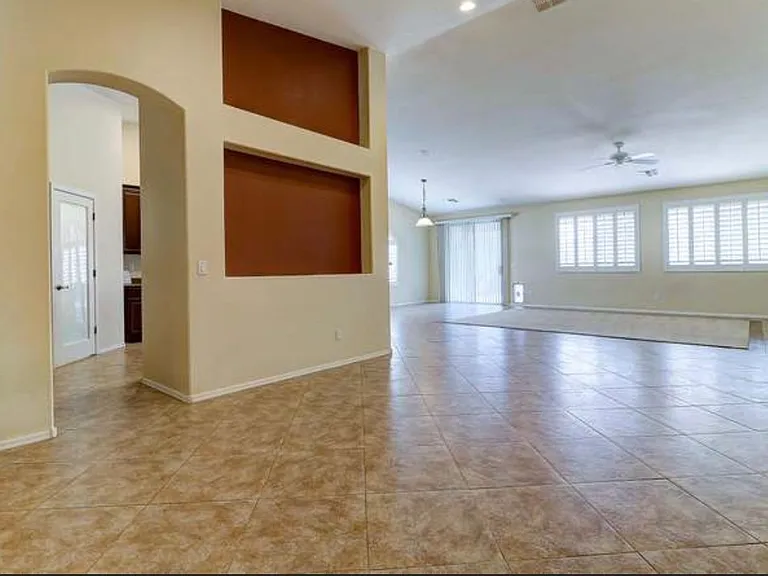 2135 W Maldonado Rd — Photo 2