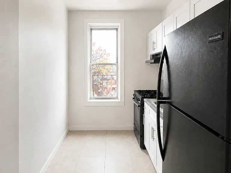 1360 Ocean Ave #2E — Photo 2