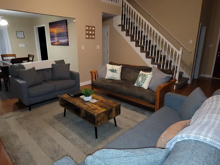 100 Grangers Ct — Photo 16