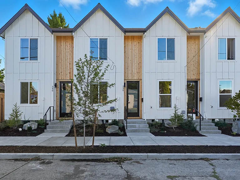 330 NE 58th Ave — Photo 13