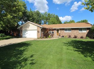 711 Lakewood Dr, Morris, IL