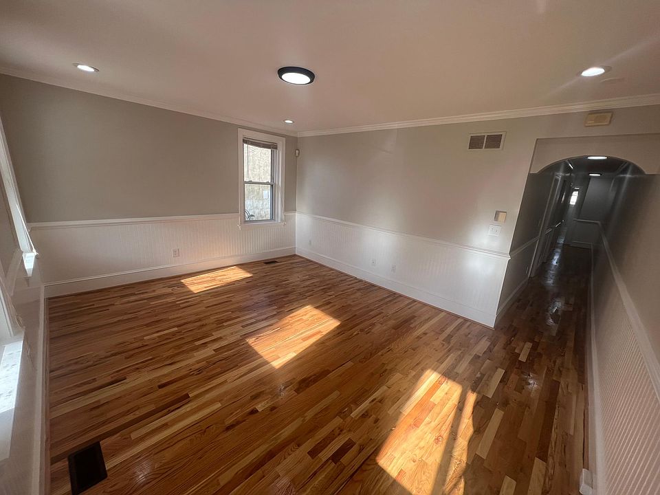 1st image of 1711 W 8th St #A