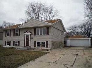 443 Clifton Ave, Romeoville, IL 60446