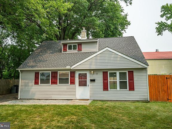 3rd image of 812 Rennard Ln