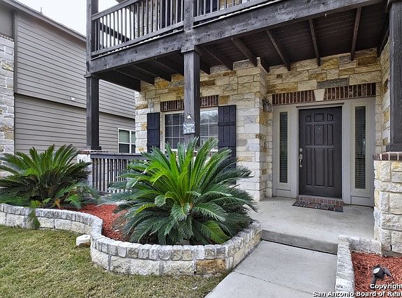 3rd image of 931 Oakwood Way