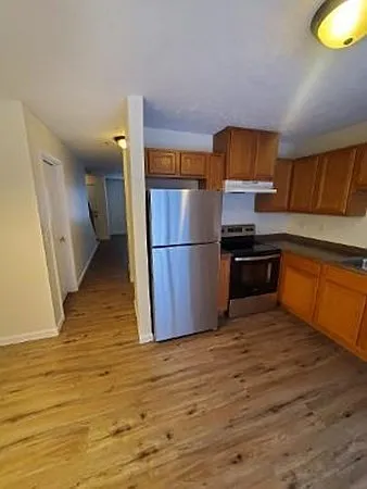82 Lake St — Photo 3